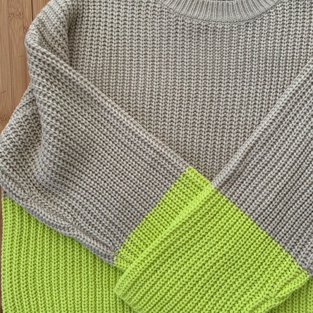 Sweater - Picture 2 of 4